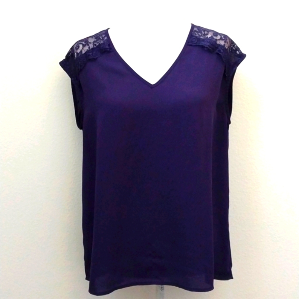 Loft Women Purple Lace Capped Sleeve Top size Medium - Picture 7 of 7